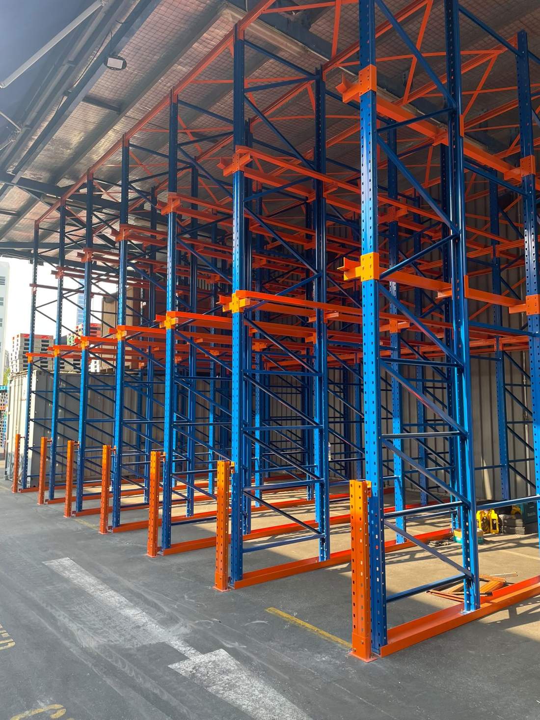 Drive-in racking bay lanes