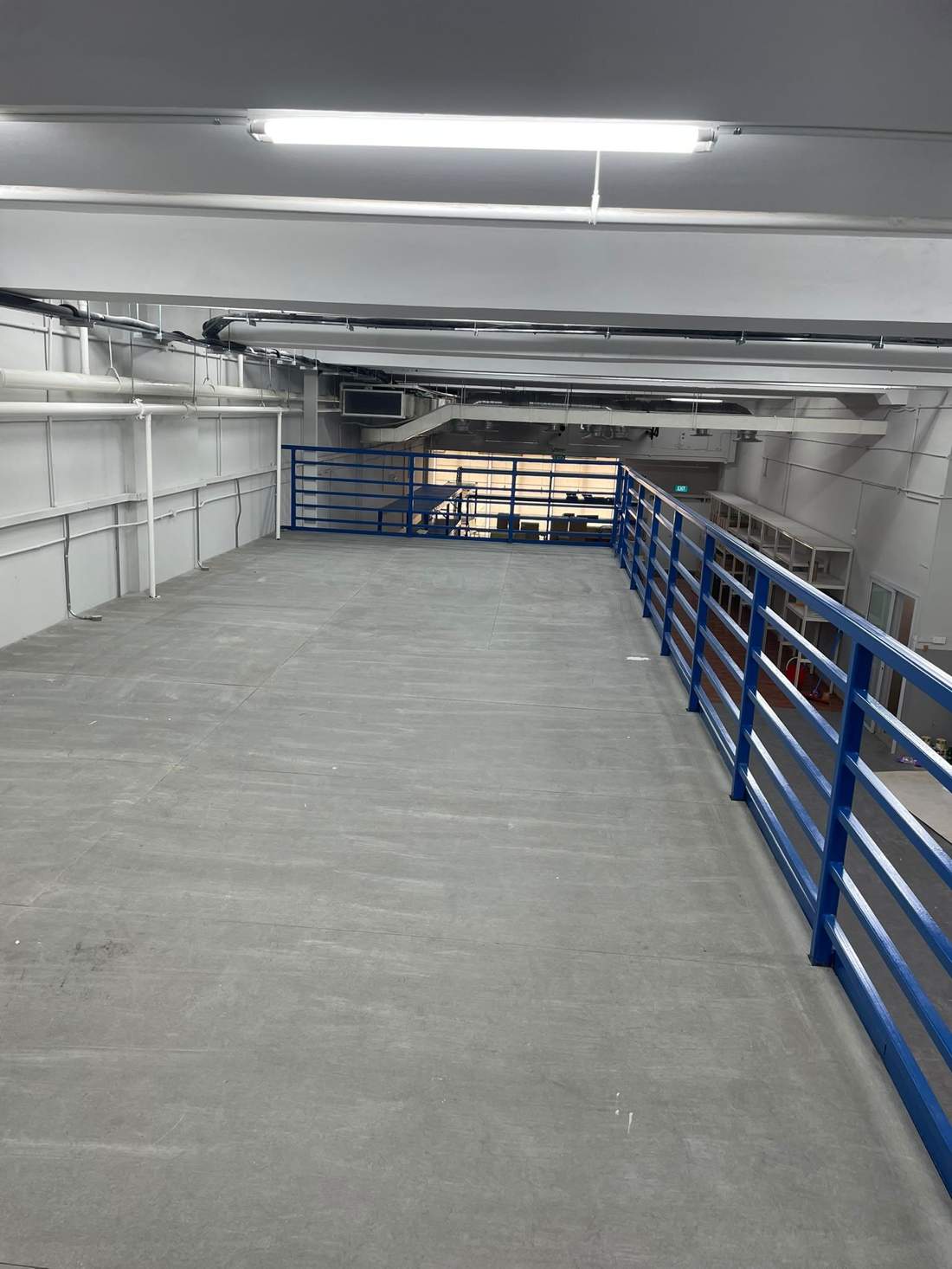 Open mezzanine floor area